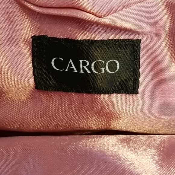 Cargo fuzzy pink clutch - Picture 3 of 7